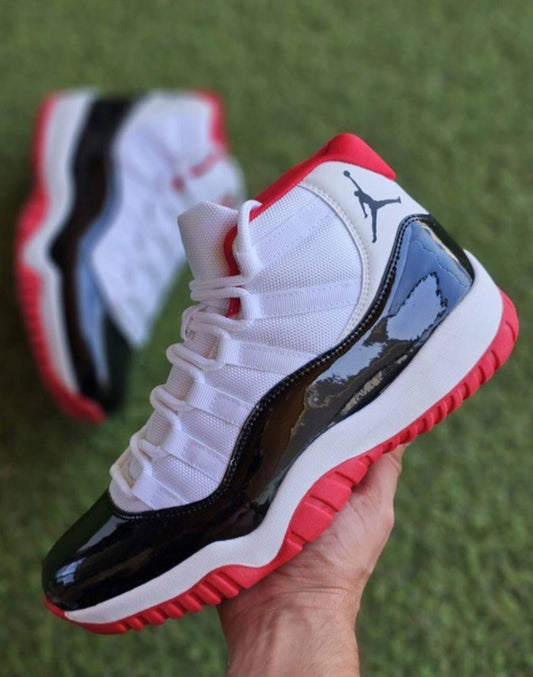 AIR JORDAN 11 BLANCO/NEGRO/ROJO